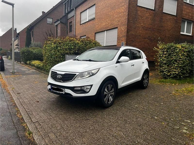 Weiß Gebraucht 2013 Kia Sportage Platinum Edition SUV | 10.450 € (Fairer Preis) - Bild 1/4