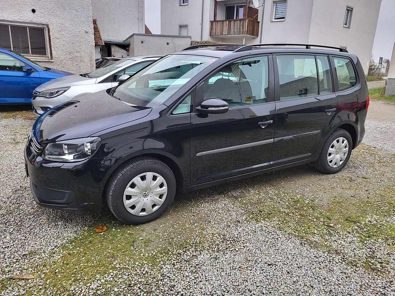 Gebraucht VW Touran Trendline 105 PS (77 kW) 2014 Schwarz Van / Kleinbus