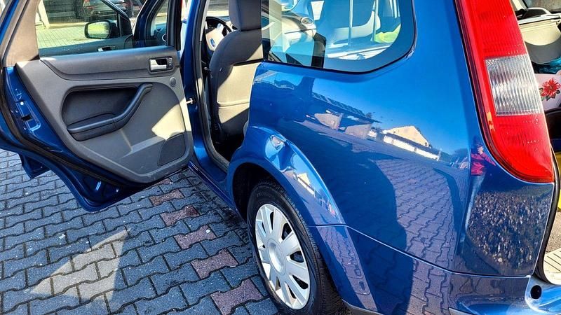 Gebraucht Ford Focus Titanium 125 PS (91 kW) 2007 Blau Limousine