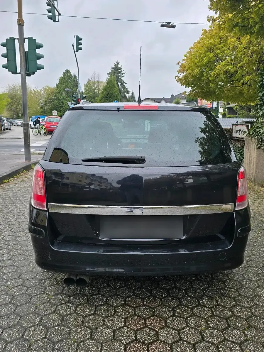 Second-hand Opel Astra 125 CP (91 kW) 2008 Negru Break