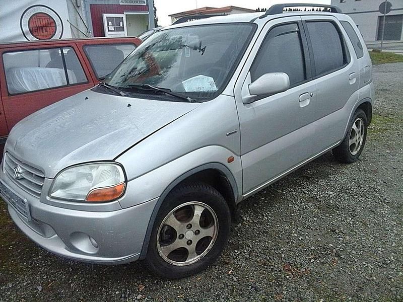 Second-hand Suzuki Ignis 83 CP (61 kW) 2003 Argintiu Hatchback