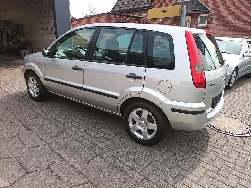 Brugt Ford Fusion 80 HK (58 kW) 2003 Sølv Hatchback