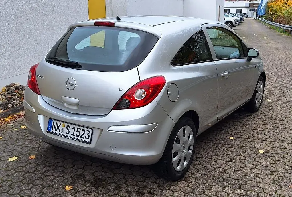 Gebraucht Opel Corsa 80 PS (58 kW) 2008 Silber Kleinwagen