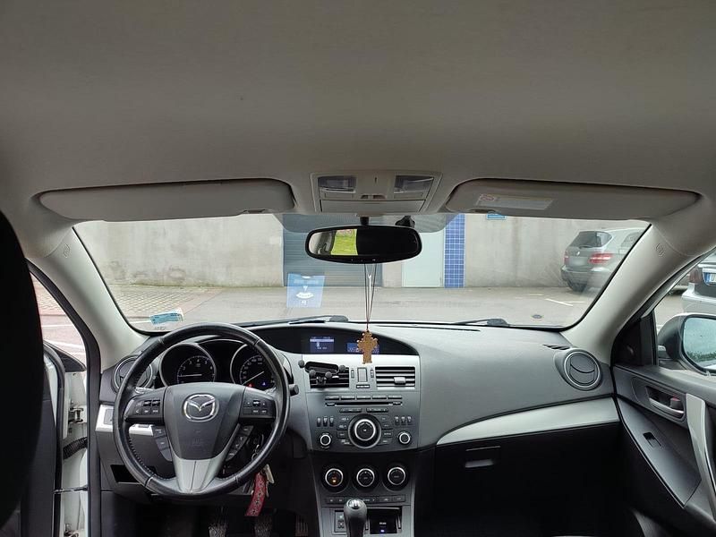 Second-hand Mazda 3 105 CP (77 kW) 2013 Alb Berlinǎ