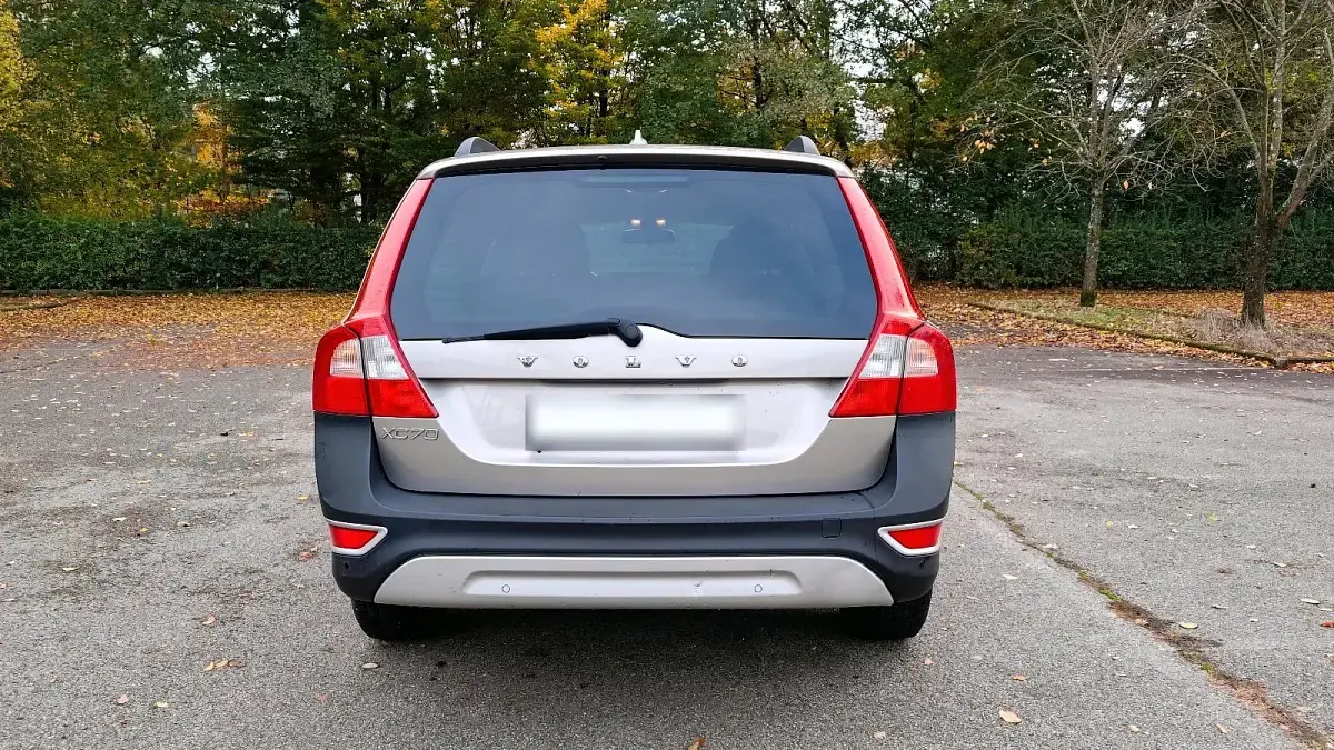 Używany Volvo XC70 163 KM (119 kW) 2011 Beżowy Kombi