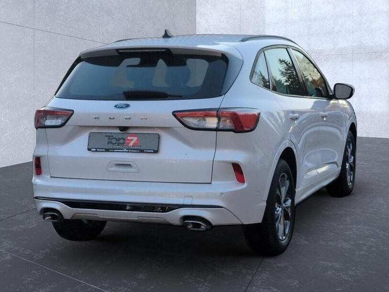 Gebraucht Ford Kuga ST-Line 150 PS (110 kW) 2023 Arktisweiß (metallic) SUV