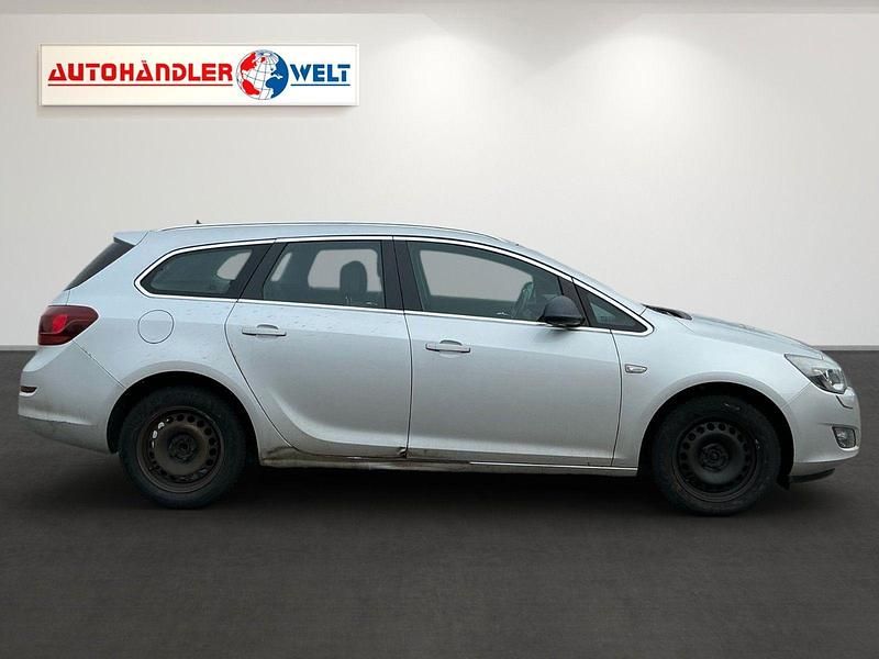 Gebraucht Opel Astra Innovation 140 PS (102 kW) 2011 Silber Kombi