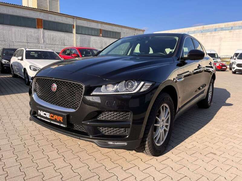 Schwarz Gebraucht 2018 Jaguar F-Pace Pure SUV | 21.790 € (Superpreis) - Bild 1/4