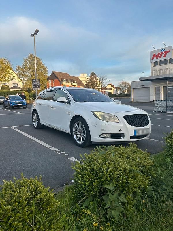 Gebraucht Opel Insignia 160 PS (117 kW) 2010 Weiß Kombi