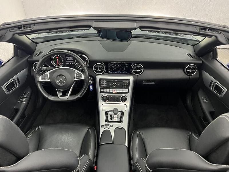 Gebraucht Mercedes SLC180 AMG 330 PS (242 kW) 2019 Brillantblau (metallic) Cabrio