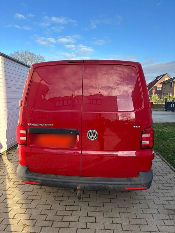 Gebraucht VW Transporter 84 PS (61 kW) 2016 Rot Van