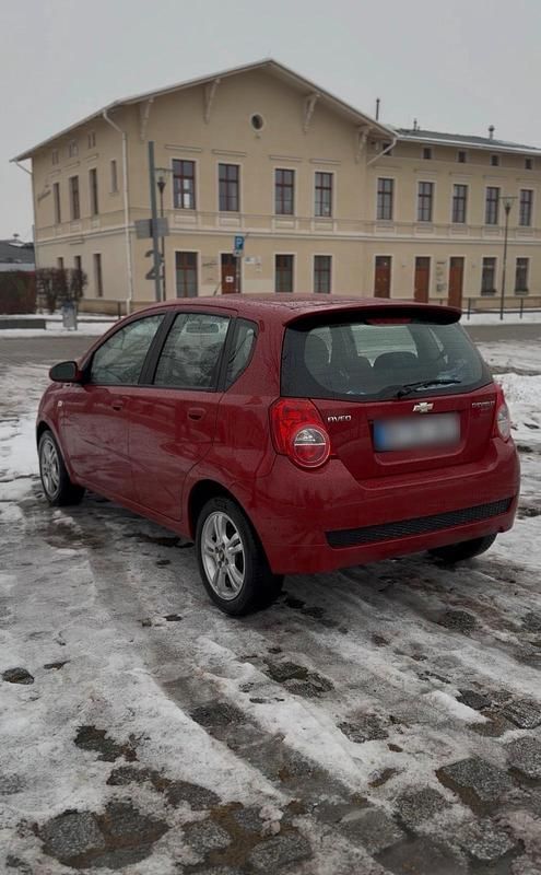 Gebraucht Chevrolet Aveo 101 PS (74 kW) 2009 Rot Kleinwagen