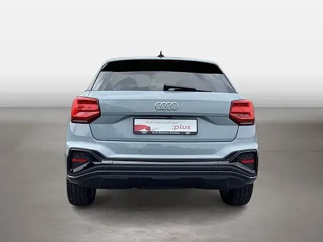 Gebraucht Audi Q2 Ambiente 150 PS (110 kW) 2022 Pfeilgrau perleffekt SUV