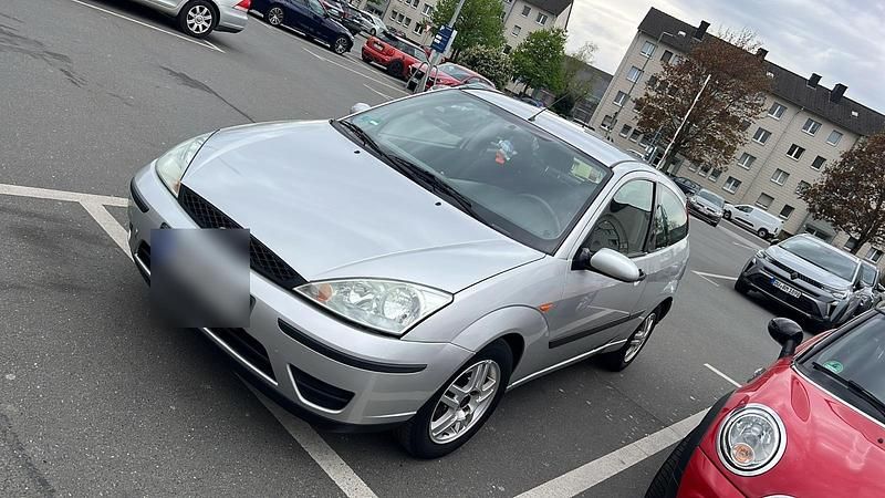 Usata Ford Focus 75 CV (55 kW) 2004 Argento Utilitaria