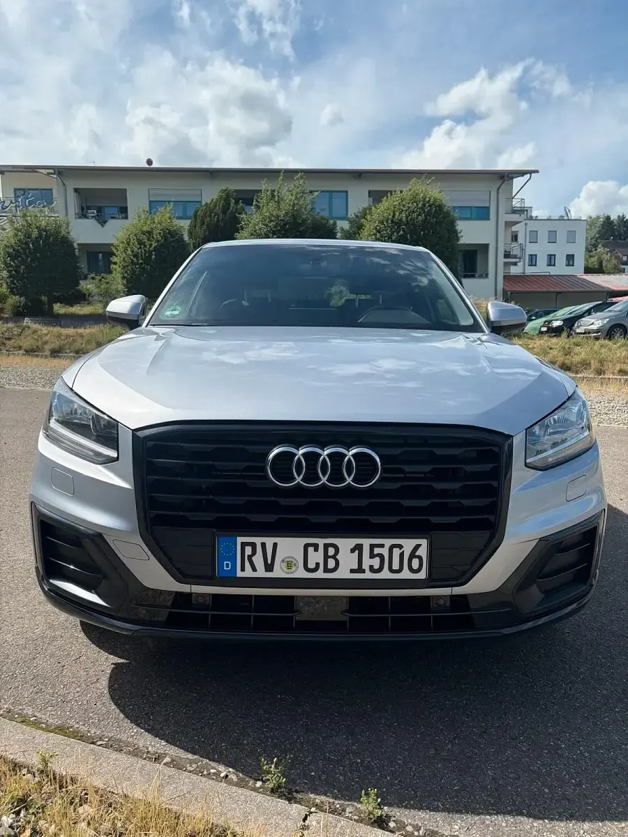 Gebraucht Audi Q2 Design 150 PS (110 kW) 2020 Silber SUV