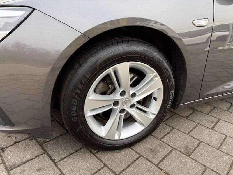 Gebraucht Opel Insignia Business 174 PS (127 kW) 2022 Moonstone grey Limousine