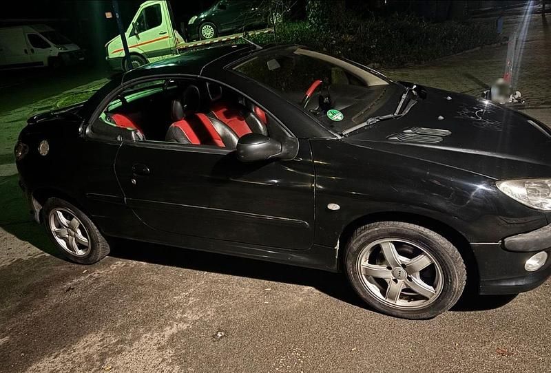 Gebraucht Peugeot 206 CC 110 PS (80 kW) 2004 Schwarz Cabrio