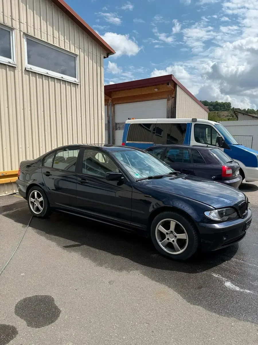 Gebraucht BMW 318 M Sport 143 PS (105 kW) 2004 Blau Limousine