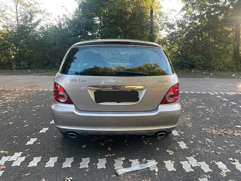 Gebraucht Mercedes R320 224 PS (164 kW) 2006 Silber Van / Kleinbus