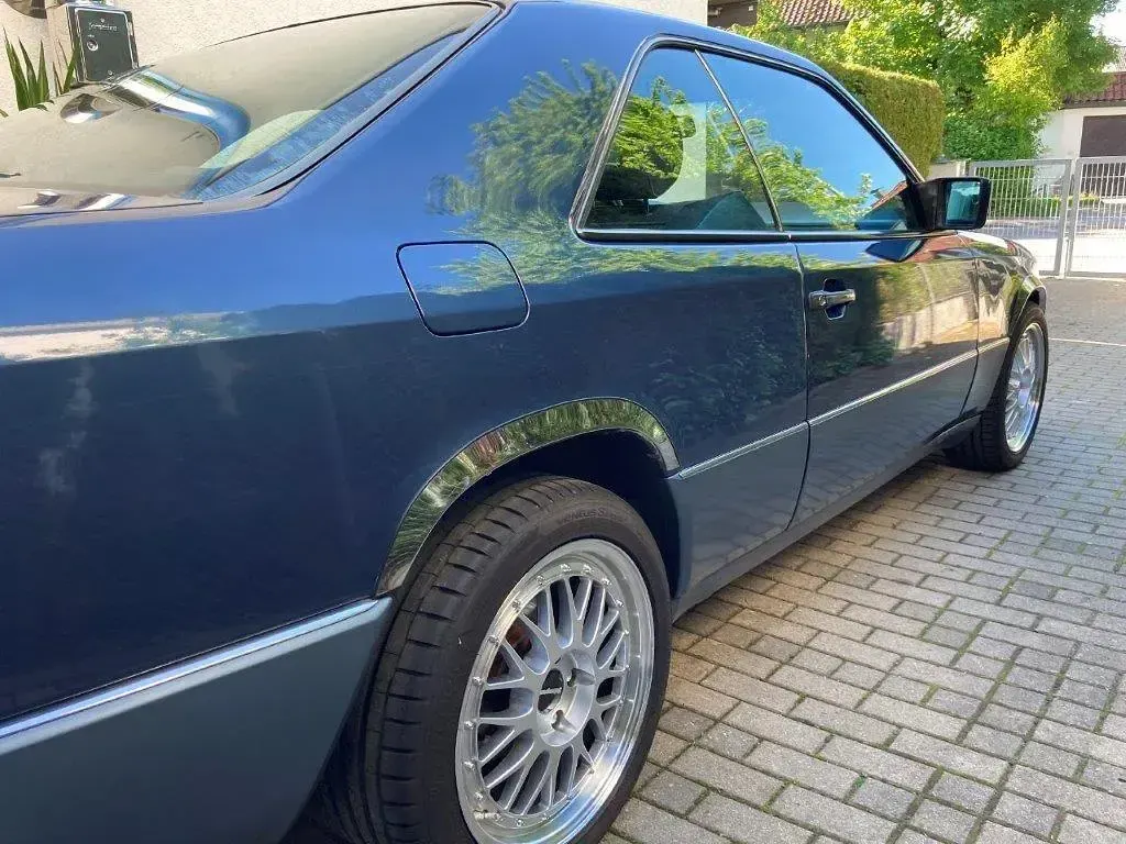 Gebraucht Mercedes 230 132 PS (97 kW) 1991 Blau Coupé