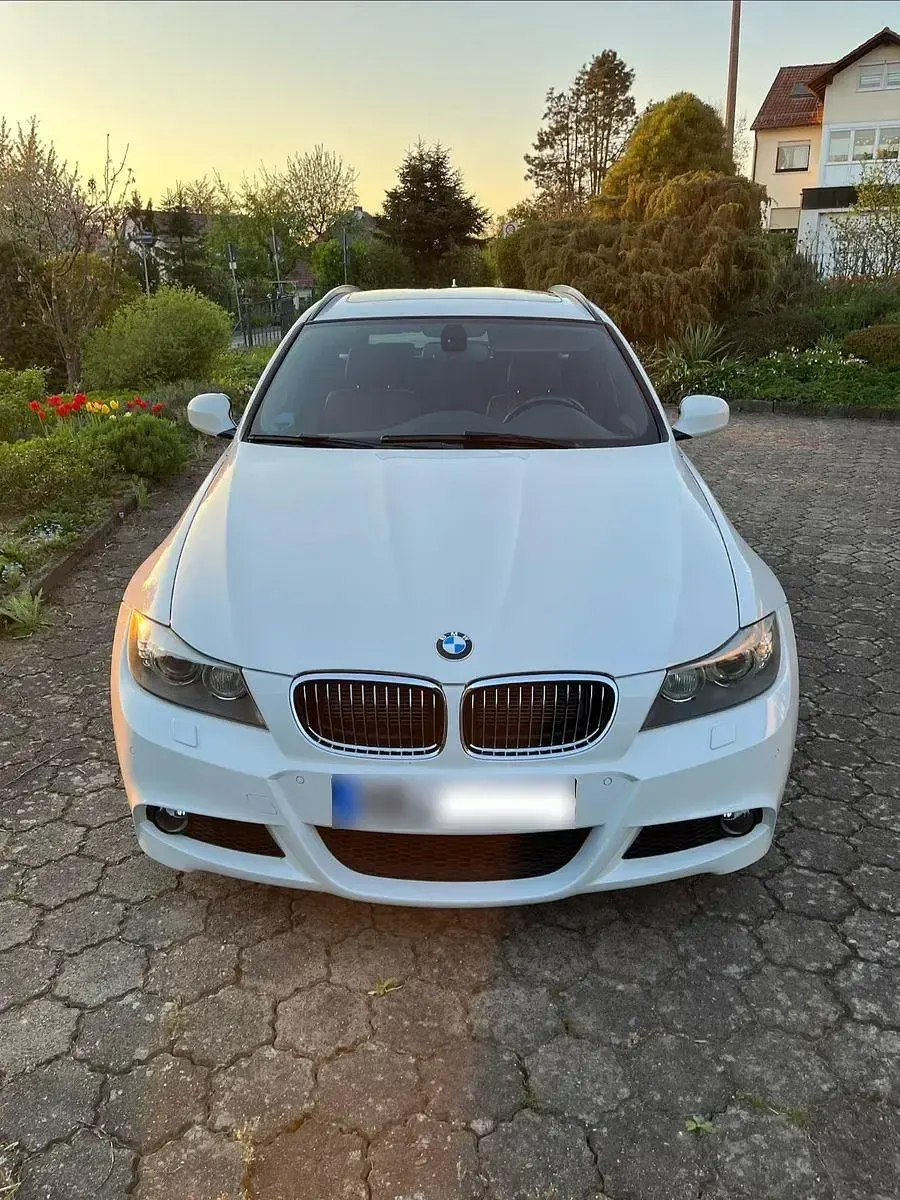 Gebraucht BMW 325 M Sport 204 PS (150 kW) 2011 Weiß Kombi
