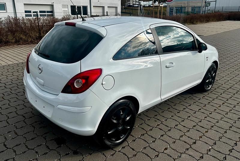 Gebraucht Opel Corsa 80 PS (58 kW) 2009 Weiß Kleinwagen