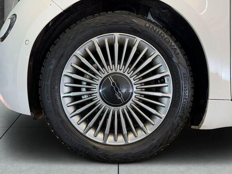 Gebraucht Fiat 500e 69 kW (95 PS) 2023 Arktis weiß Kleinwagen