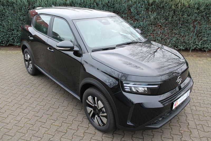 Neu Opel Frontera Edition 110 PS (80 kW) 2025 Schwarz SUV
