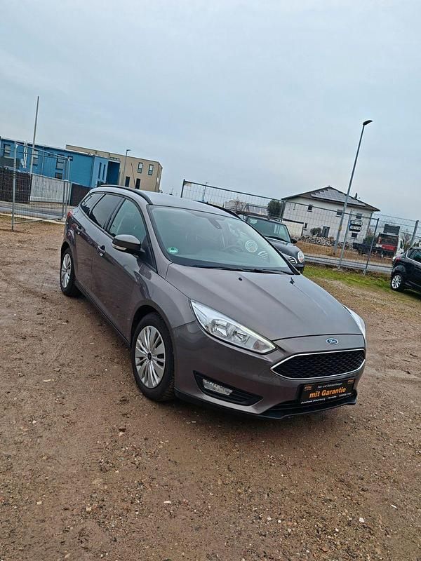 Braun Gebraucht 2015 Ford Focus Business Edition Kombi | 4.999 € (Superpreis) - Bild 1/4