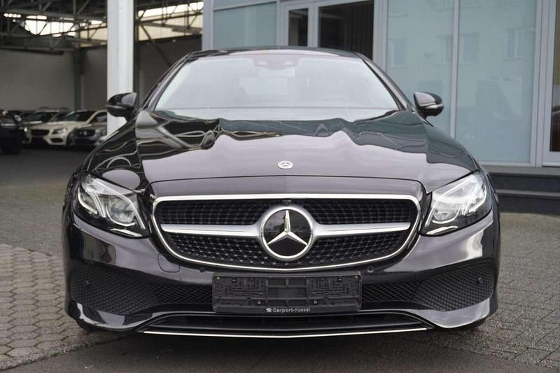 Gebraucht Mercedes E350 Avantgarde 258 PS (189 kW) 2017 Obsidianschwarz Coupé