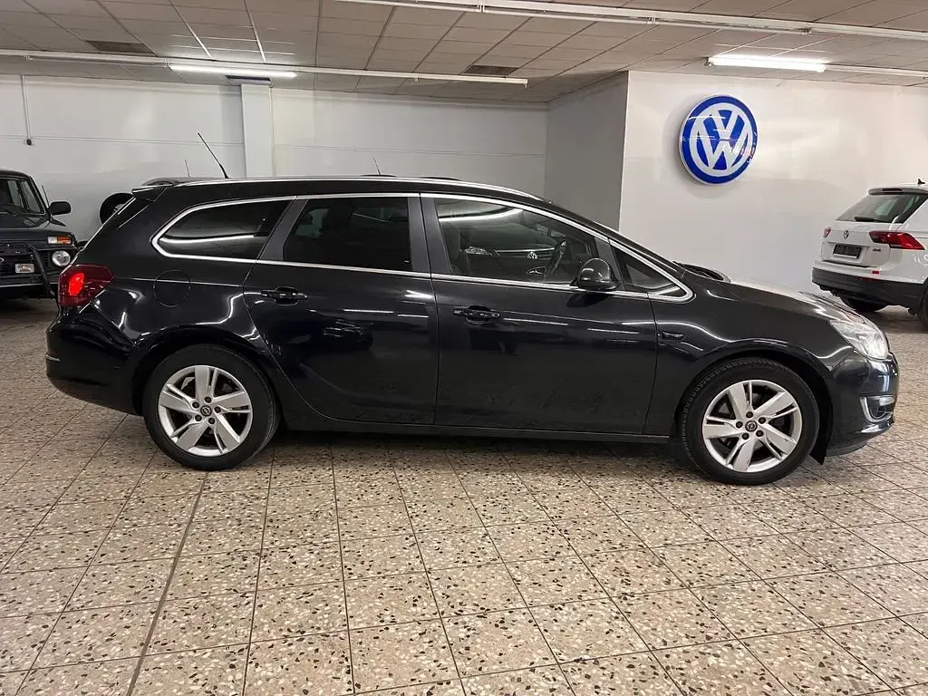 Gebraucht Opel Astra Sport 165 PS (121 kW) 2013 Schwarz Kombi