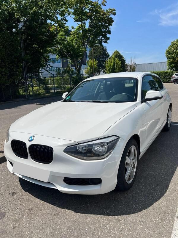 Weiß Gebraucht 2014 BMW 116 Kleinwagen | 6.100 € (Fairer Preis) - Bild 1/4