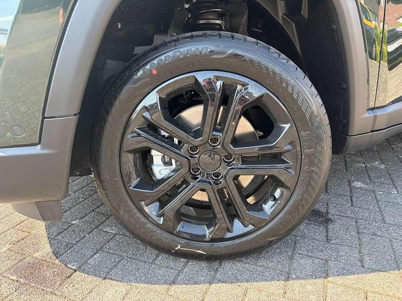 Neu Jeep Compass North 131 PS (96 kW) 2025 Techno green metallic SUV