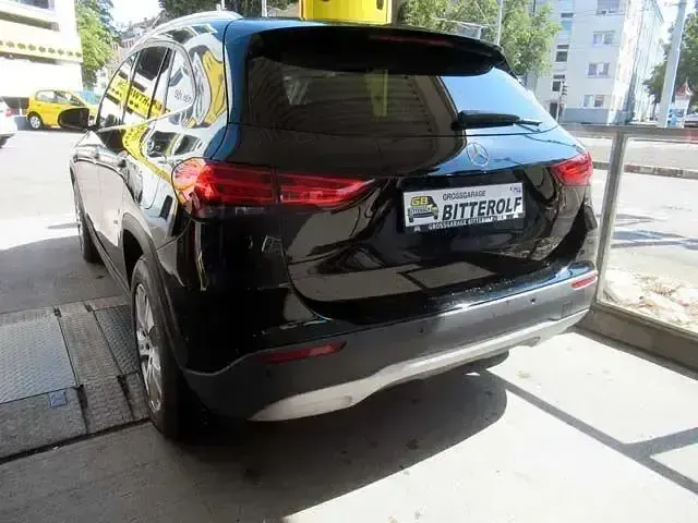Gebraucht Mercedes GLA200 Style 150 PS (110 kW) 2021 Schwarz SUV
