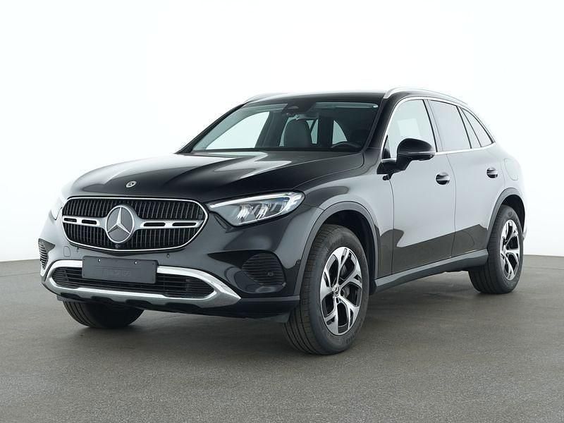 Metalliclack obsidianschwarz Gebraucht 2024 Mercedes GLC300e Avantgarde SUV | 53.910 € (Superpreis) - Bild 1/4