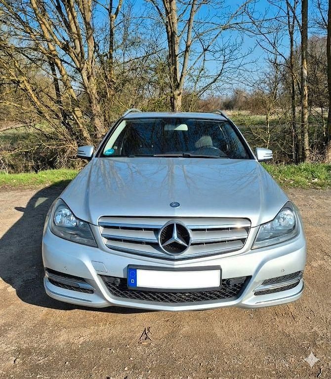 Gebraucht Mercedes C220 170 PS (125 kW) 2014 Silber Limousine