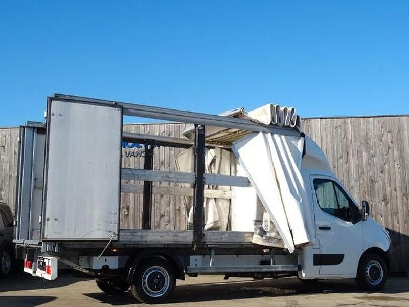 Gebraucht Opel Movano 145 PS (106 kW) 2018 Weiß Van