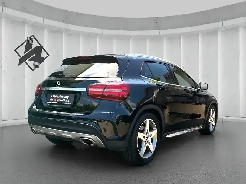 Gebraucht Mercedes GLA200 AMG line 156 PS (114 kW) 2019 Schwarz SUV