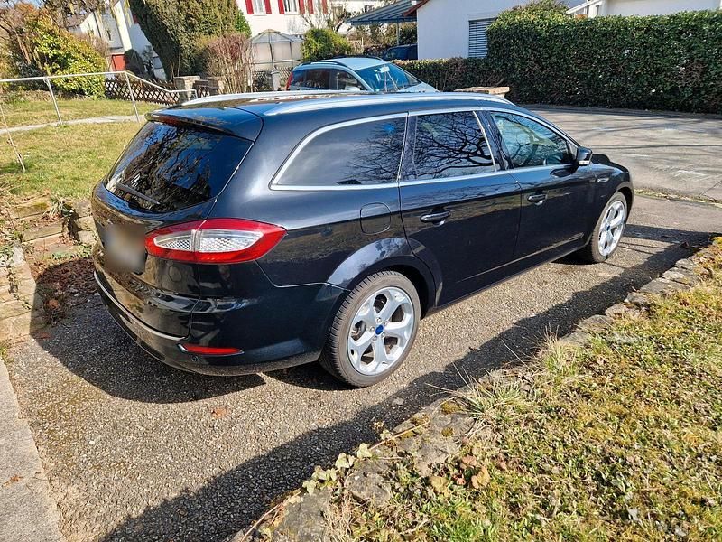 Gebraucht Ford Mondeo Titanium 163 PS (119 kW) 2014 Schwarz Kombi