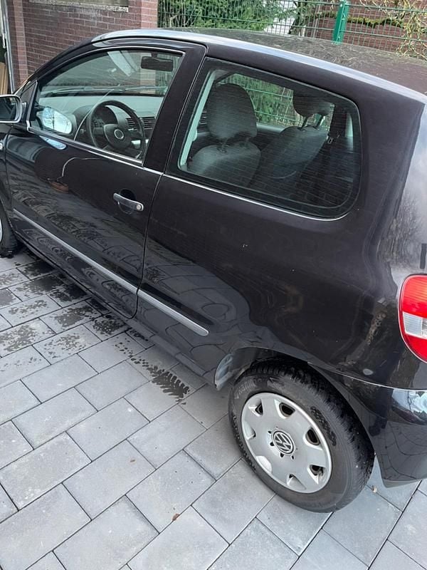 Gebraucht VW Fox 54 PS (39 kW) 2006 Schwarz Kleinwagen