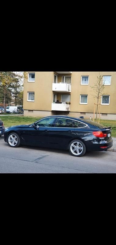 Gebraucht BMW 318 Gran Turismo Sport Line 143 PS (105 kW) 2013 Schwarz Limousine