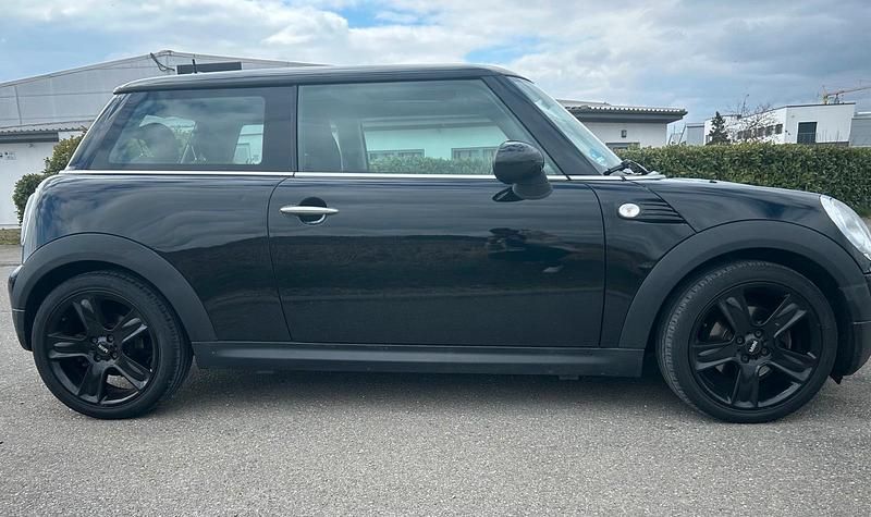 Gebraucht Mini ONE 98 PS (72 kW) 2010 Schwarz Kleinwagen