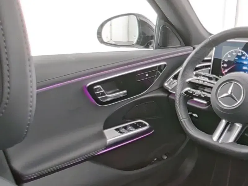 Gebraucht Mercedes E200 AMG 204 PS (150 kW) 2025 Weiß Limousine