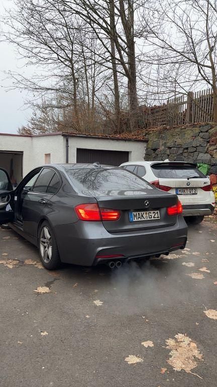 Gebraucht BMW 330 Sport Line 258 PS (189 kW) 2012 Grau Limousine