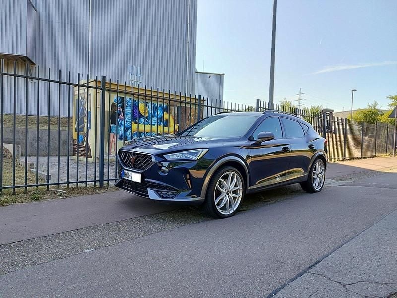Blau Gebraucht 2022 Cupra Formentor VZ SUV | 32.500 € (Teuer) - Bild 1/4