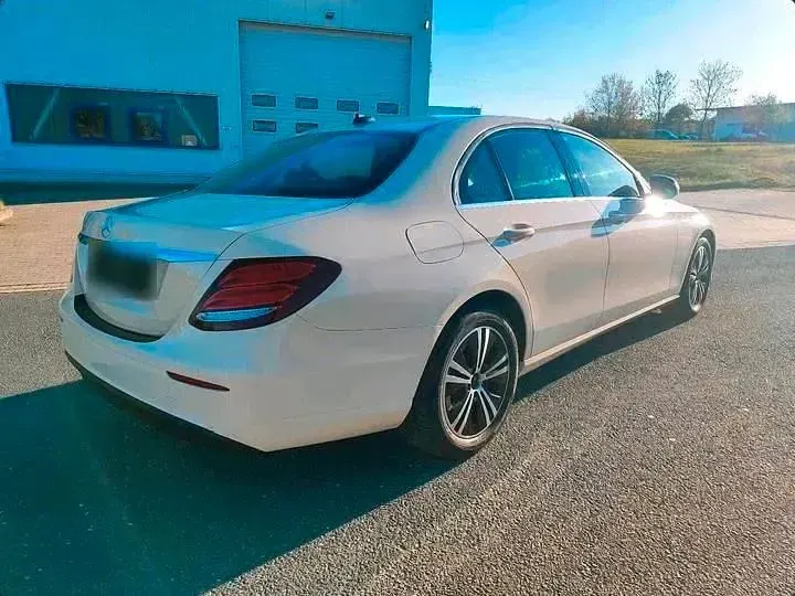 Gebraucht Mercedes E200 160 PS (117 kW) 2020 Beige Limousine