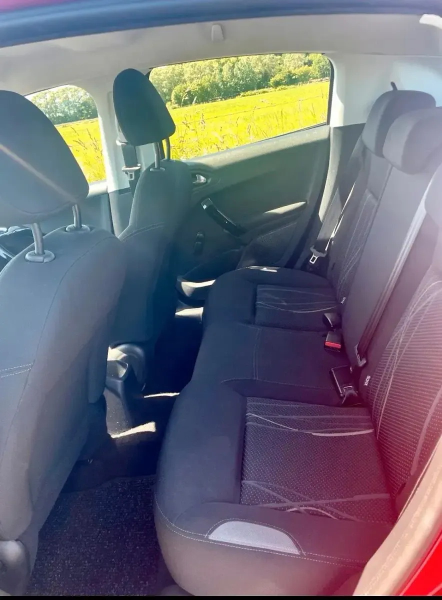 Gebraucht Peugeot 208 90 PS (66 kW) 2012 Rot Kleinwagen