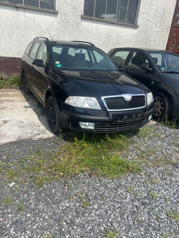 Schwarz Gebraucht 2009 Skoda Octavia Classic Kombi | 1.600 € (Guter Preis) - Bild 1/4