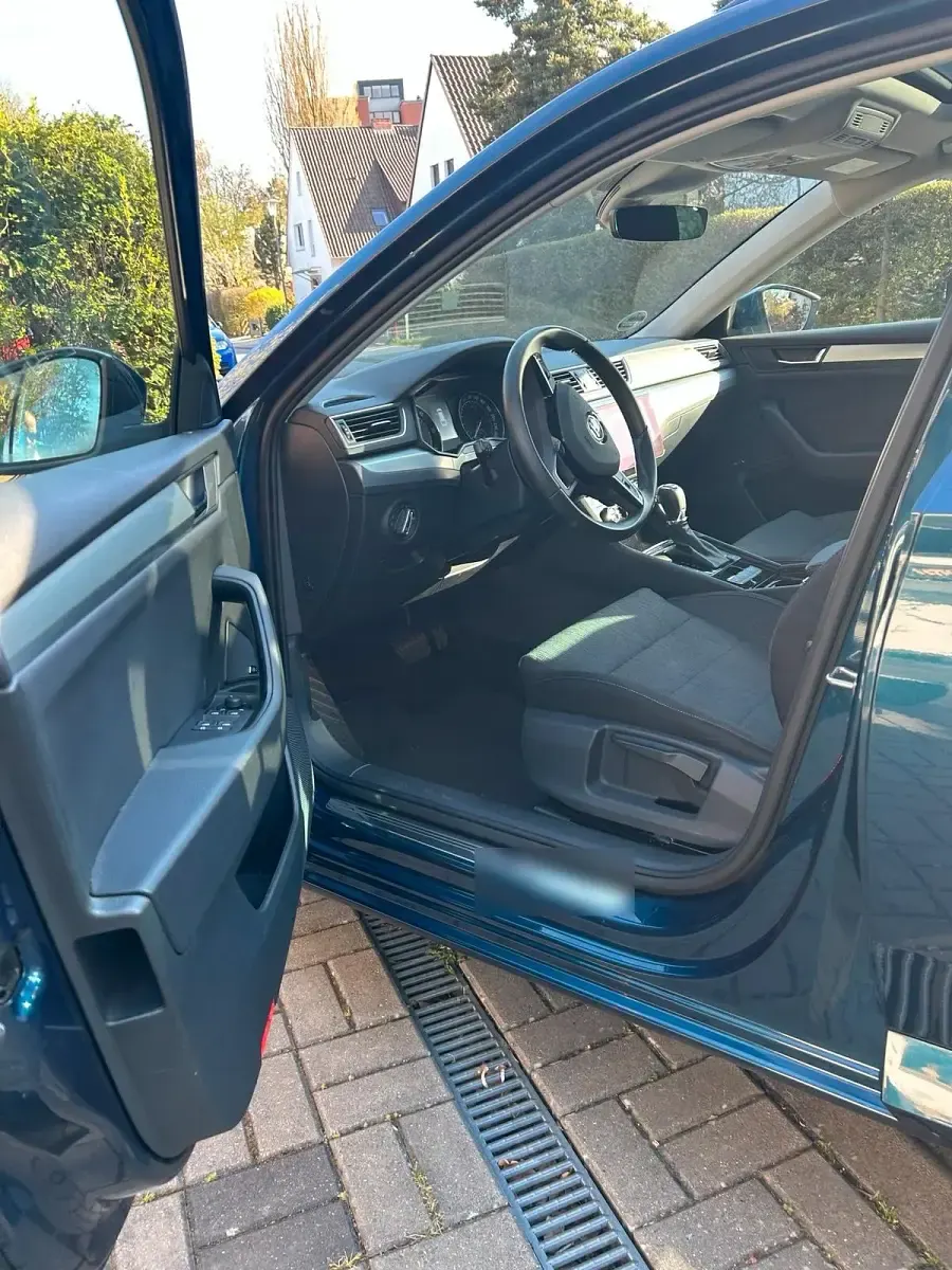 Gebraucht Skoda Superb 190 PS (139 kW) 2019 Blau Kombi