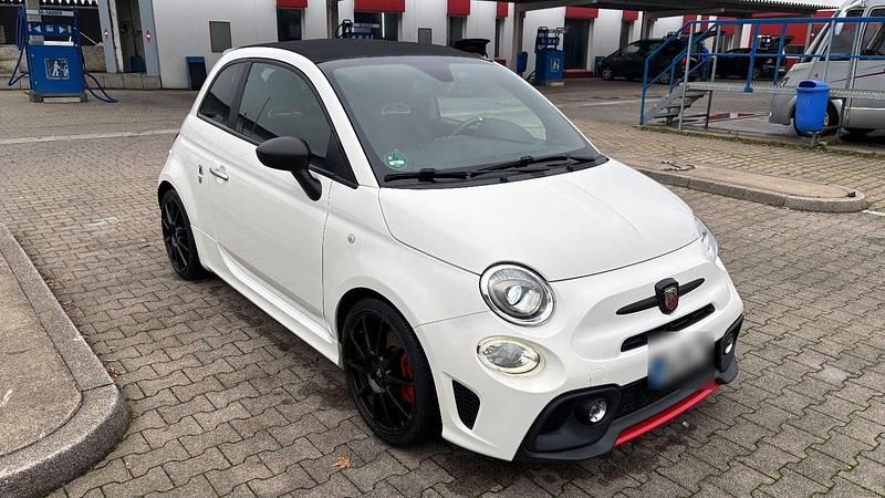 Gebraucht Abarth 595C Pista 160 PS (117 kW) 2018 Weiß Cabrio